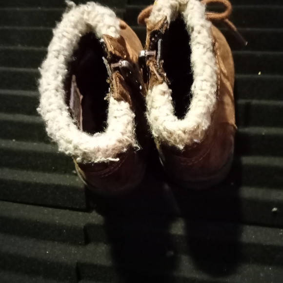 Girls boots - Picture 2 of 6